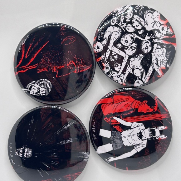 Junji Ito Pop up store Official Merch, acrylic blocks, badges, keychains set - Picture 3 of 15